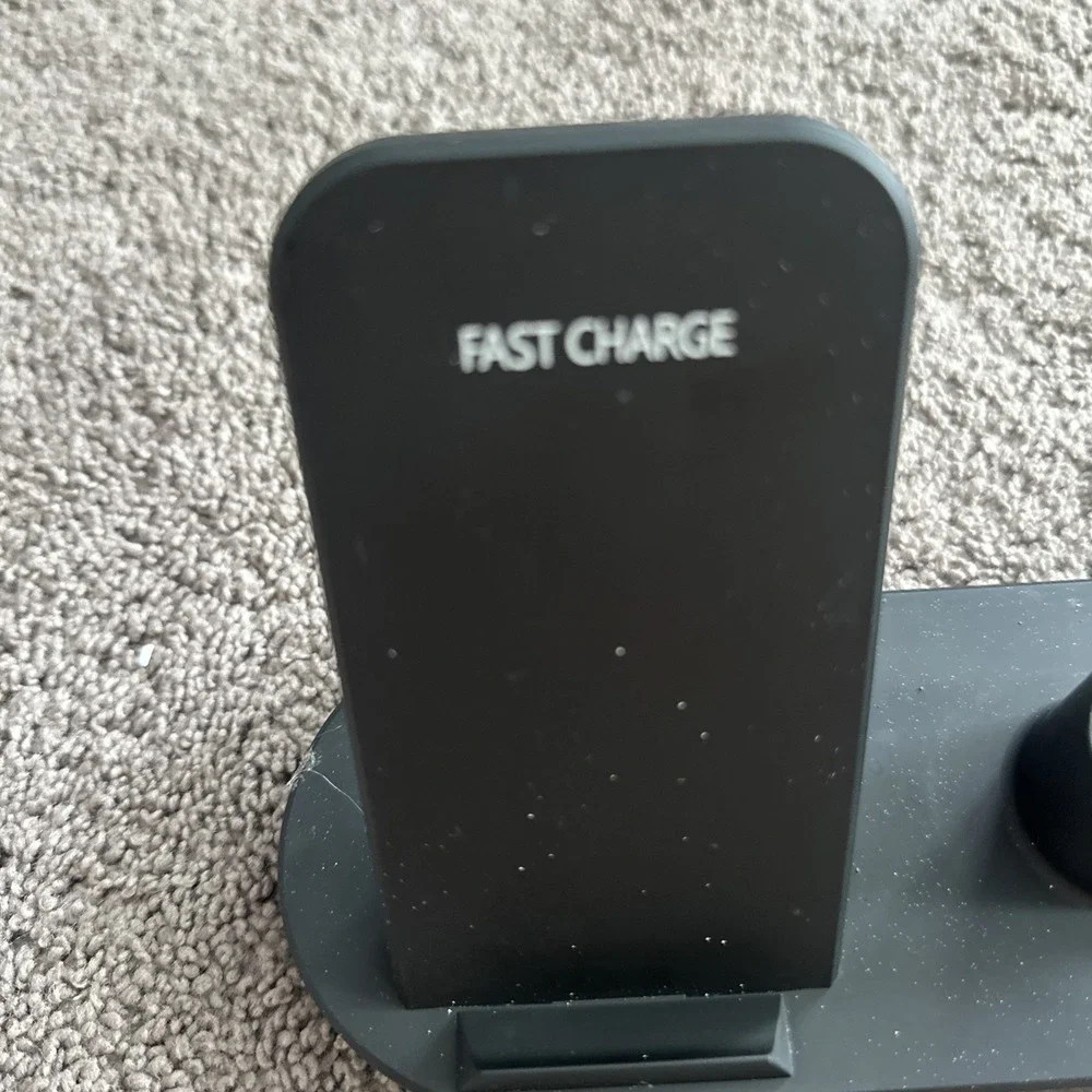 Fast CHARGER BLOCK WIRELESS 3 IN 1 CHARGING STATION  (AirPods/Watches/iPhone)